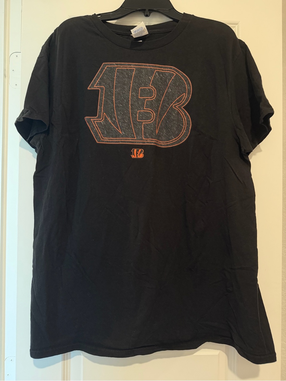 Cincinnati Bengals NFL Black Distressed Logo T-Shirt Men’s Large Delta Ringspun